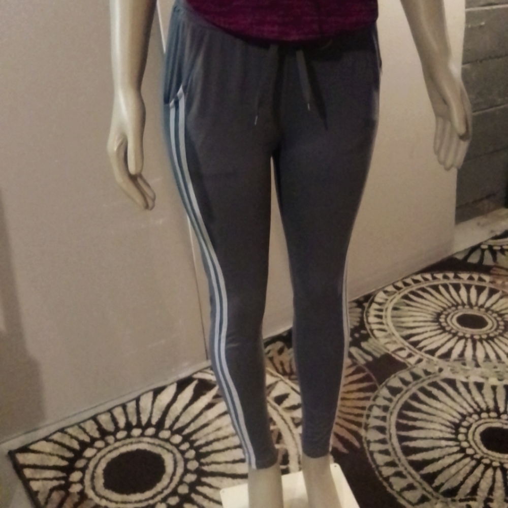 H2 Gear Grey & White Joggers Sz S/M juniors